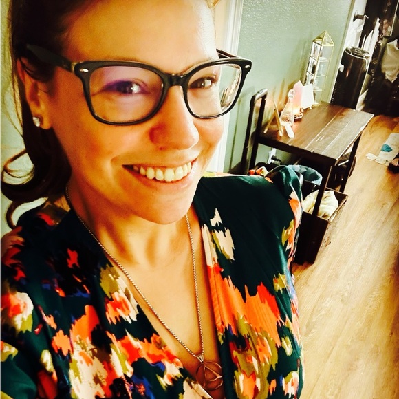 Meet your Posher, Amal - Picture 1 of 1